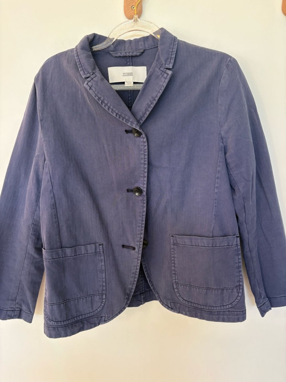 Closed shrunken navy cotton jacket
